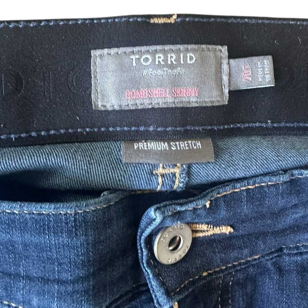 TORRID #FeelTheFit Bombshell Skinny dark wash stretch jeans size 20 Tall - Picture 5 of 8